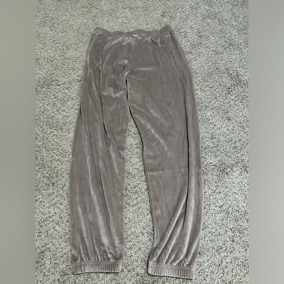 Victoria's Secret TRACKSUIT SET Crew neck & jogger pants VELOUR Size M Beige - Picture 3 of 15